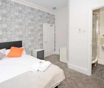1 bedroom in a house share to rent - Photo 1