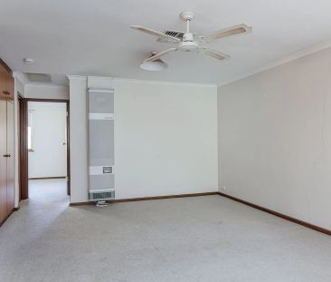 Two bedroom unit with ducted air conditioning - Photo 4