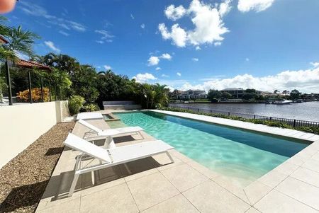 Helensvale - Photo 2