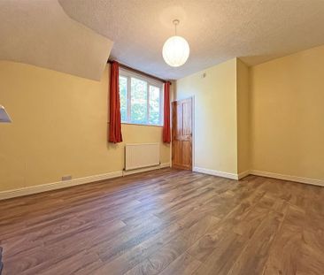 2 bedroom Semi-detached house to rent - Photo 6