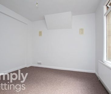 3 Bed property for rent - Photo 6