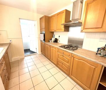 3 bedroom terraced house to rent - Photo 6