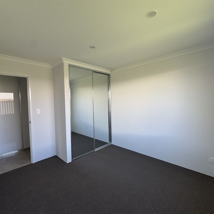 Brand-New 5x2 Family Home in Port Kennedy - Photo 1