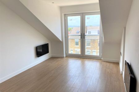 14 Fitzalan Road - Photo 4