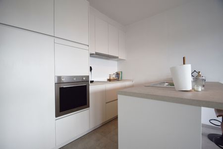 Makkelijk bereikbaar appartement met 2 slaapkamers vlakbij het centrum - Foto 3