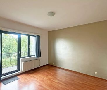Gunstig centraal gelegen 2-slaapkamerappartement met garagebox - Foto 3
