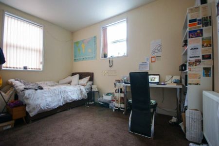 3 bedroom terraced house to rent - Photo 4