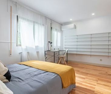 Calle del Abedul, Madrid, Community of Madrid 28036 - Photo 2