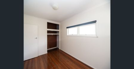 SMACK BANG IN THE MIDDLE OF ALL THE ACTION! - Photo 4