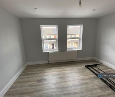 4 bedroom terraced house to rent - Photo 3