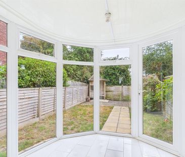2 bedroom end of terrace house to rent - Photo 3