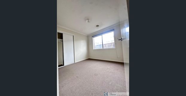 Convenience and location in one pack. - Photo 1