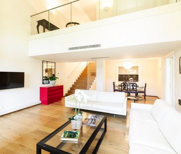 COLLINA D'ORO - LUSSUOSO DUPLEX ARREDATO CON GIARDINO, SERVIZI ALBE... - Photo 3