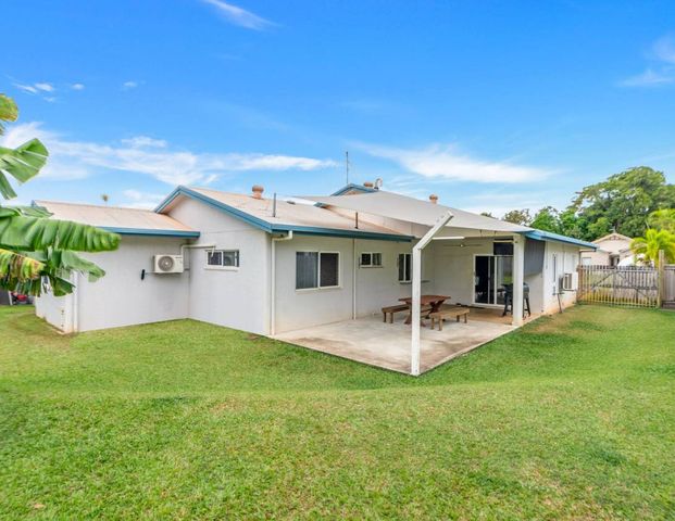 Family Home With Shed! - Photo 1