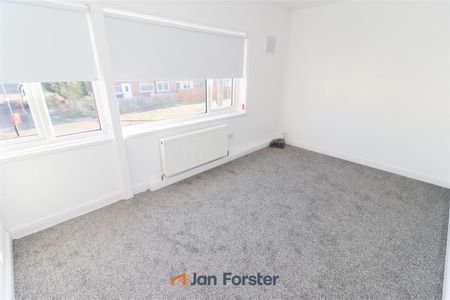 3 Bedroom House - Semi-Detached - Photo 4