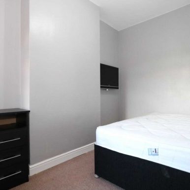 1 Bed - Room 1, Browning Street - 4 Bedroom Student Home Fully Furn... - Photo 1