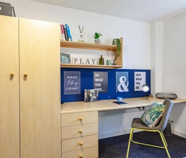 1 bedroom in a flat share to rent - Photo 5