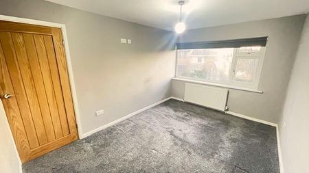 3 bedroom semi-detached house to rent - Photo 4