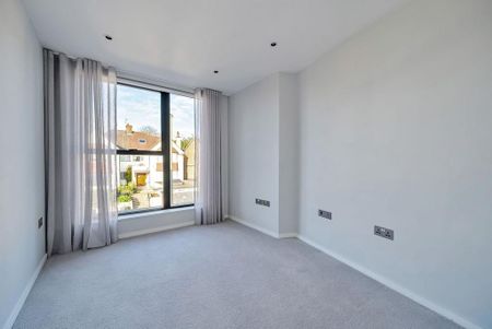 5 bedroom semi-detached house to rent - Photo 5