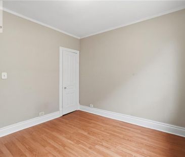 418 MAIN Street W, Hamilton, Ontario, L8P1K6 - Photo 5