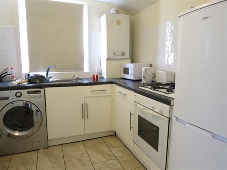 2 bedroom flat share to rent - Photo 3