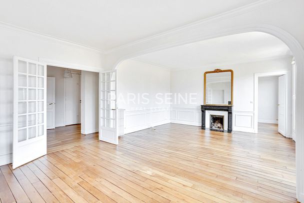 ** ARC DE TRIOMPHE ** Magnifique 5 pièces avec balcon filant ! - Photo 1