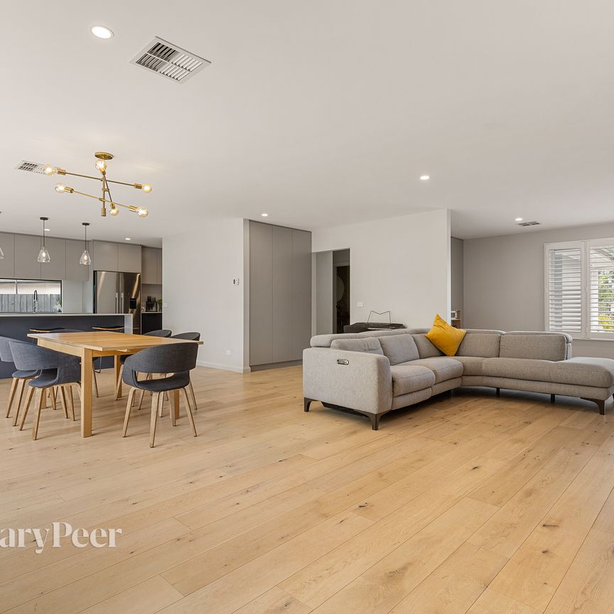 9 Azalea Ct, Cheltenham - Photo 1