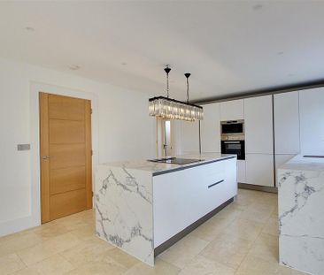 4 bedroom detached house to rent - Photo 5