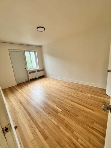 Appartement à louer - Montréal (Côte-des-Neiges/Notre-Dame-de-Grâce) (Côte-des-Neiges) Appartement à louer - Montréal (Côte-des-Neiges/Notre-Dame-de-Grâce) (Côte-des-Neiges) - Photo 2