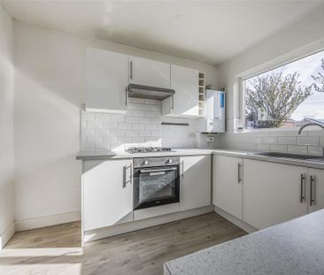 3 bedroom detached bungalow to rent - Photo 6