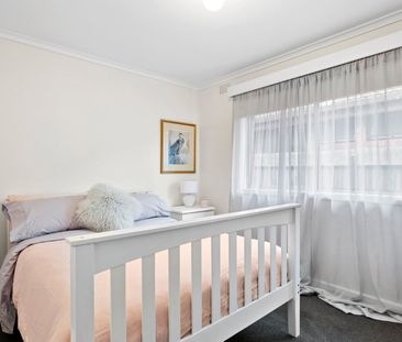 Modern Comfort Meets Convenience in Burwood East - Photo 4