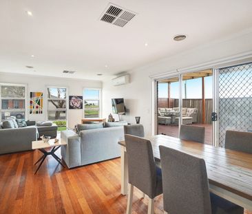 Comfortable Living in a Convenient St Albans Park Location - Photo 2