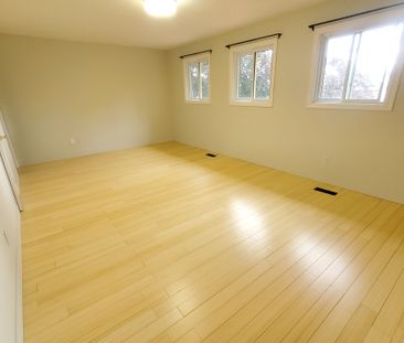 For Lease - 317 Darlington Crescent, Newmarket, Ontario - Photo 2