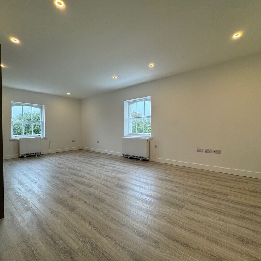 Hartington Place, Eastbourne - Photo 1