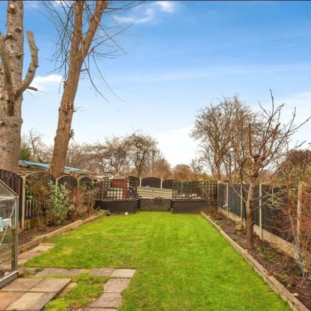 3 Bed Semi-Detached House, Bell Mount View, LS13 - Photo 1