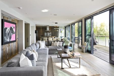 4 bedroom flat to rent - Photo 4