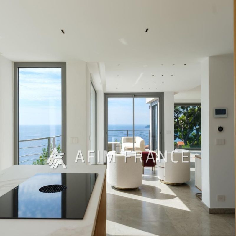 À seulement quelques pas de la plage, cette magnifique Villa b - Photo 1