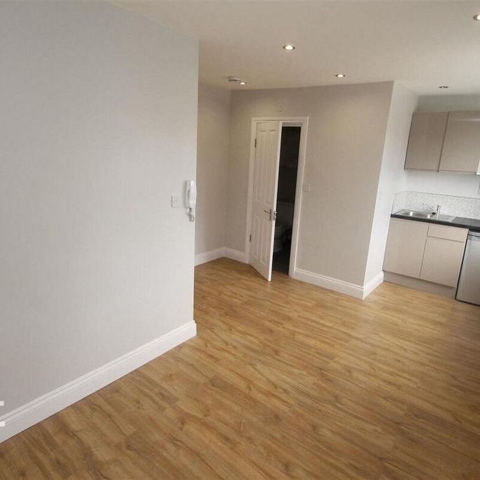 Studio to rent - Photo 1