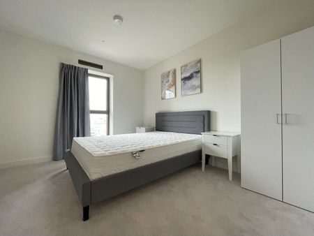 2 Bed Flat, Royal Crest Avenue, E16 - Photo 4
