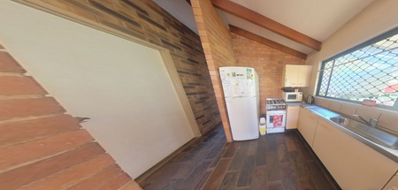 2 Bedroom Detached Unit in a complex of 4 - Photo 4