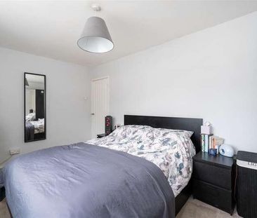 Brading Crescent, Aldersbrook, E11 - Photo 5