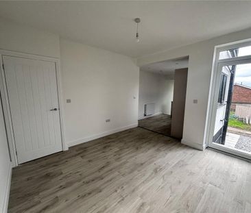 3 bedroom end of terrace house to rent - Photo 3