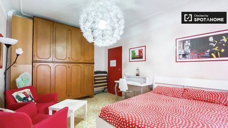 rome, Lazio 00176 - Photo 3