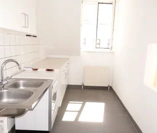 Überraschend großzügig: 62 m² Garconniere mit separater Küche - GLEICH BEI U3 KARDINAL-NAGL-PLATZ - Foto 1