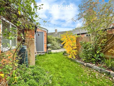 2 bedroom terraced house to rent - Photo 2