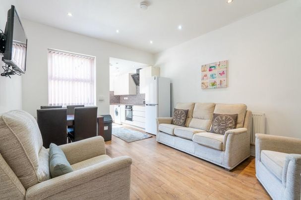 4 bedroom house to rent - Photo 1