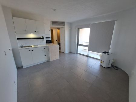 Modern studio apartment on the Southport Broadwater! - Photo 4
