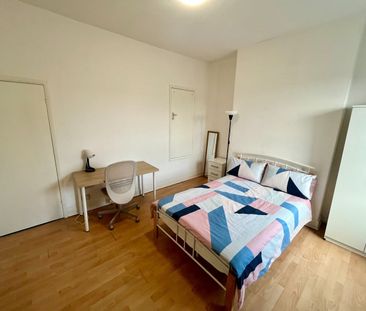 Room in a Shared Flat, Ilkeston Road, NG7 - Photo 3
