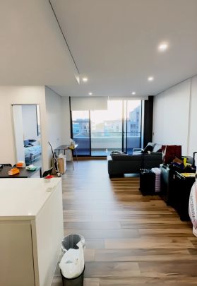 25 Rothschild Ave, Sydney - Photo 1