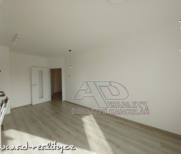 Pronájem bytu 1+kk a garsoniéry 28 m², Na Zlaté stoce, České Budějo... - Fotografie 1